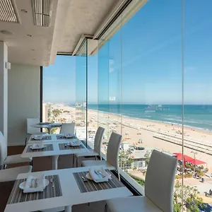 https://hotel-commodore-riccione.emilia-romagnahotels.net