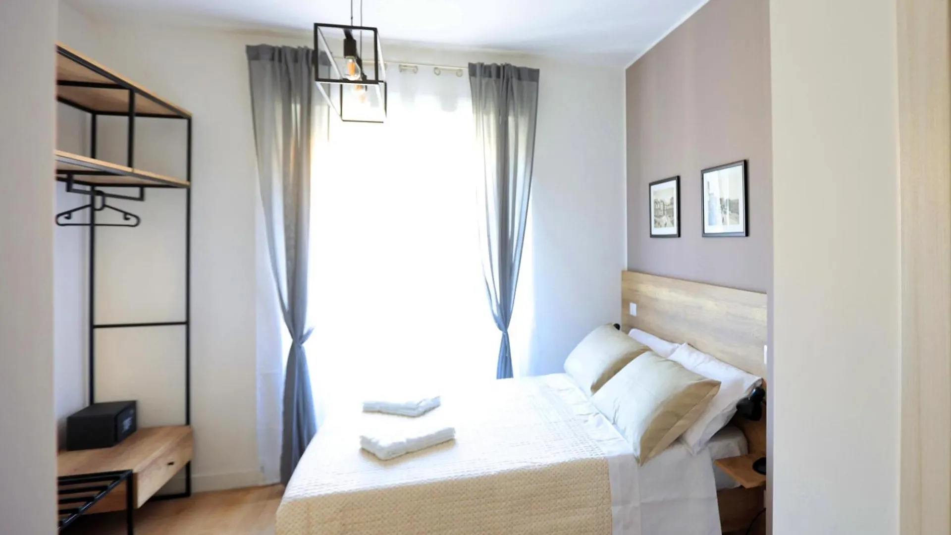 Angio Holiday Rooms Neapel